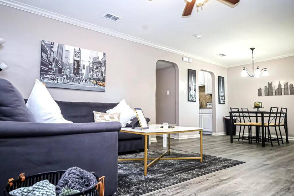 Comfy Two-Bedroom Apartment In Arlington Ngoại thất bức ảnh