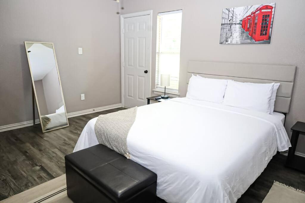 Comfy Two-Bedroom Apartment In Arlington Ngoại thất bức ảnh