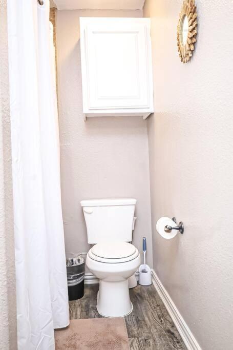 Comfy Two-Bedroom Apartment In Arlington Ngoại thất bức ảnh